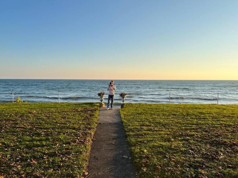 Beach House In Niagara Wainfleet Εξωτερικό φωτογραφία